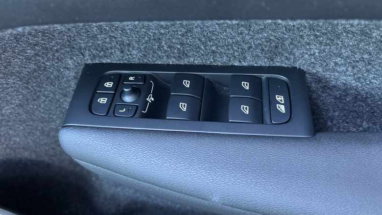 Volvo XC40 2.0 B3P Core 5dr Auto Petrol Estate